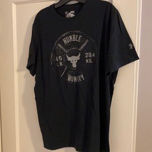 Men’s under armour tee size M